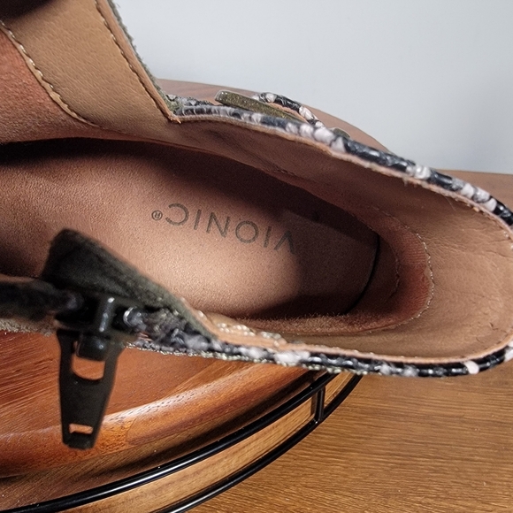 Vionic Naomi Snakeskin Olive Suede Ankle Boots Size 8 Green - Picture 13 of 14